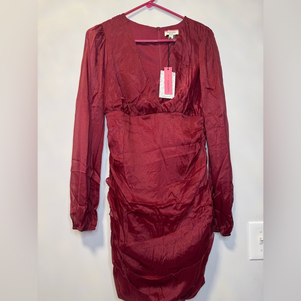 ANDREE BY UNIT Burgundy Long Sleeve V-Neck Ruched Dress